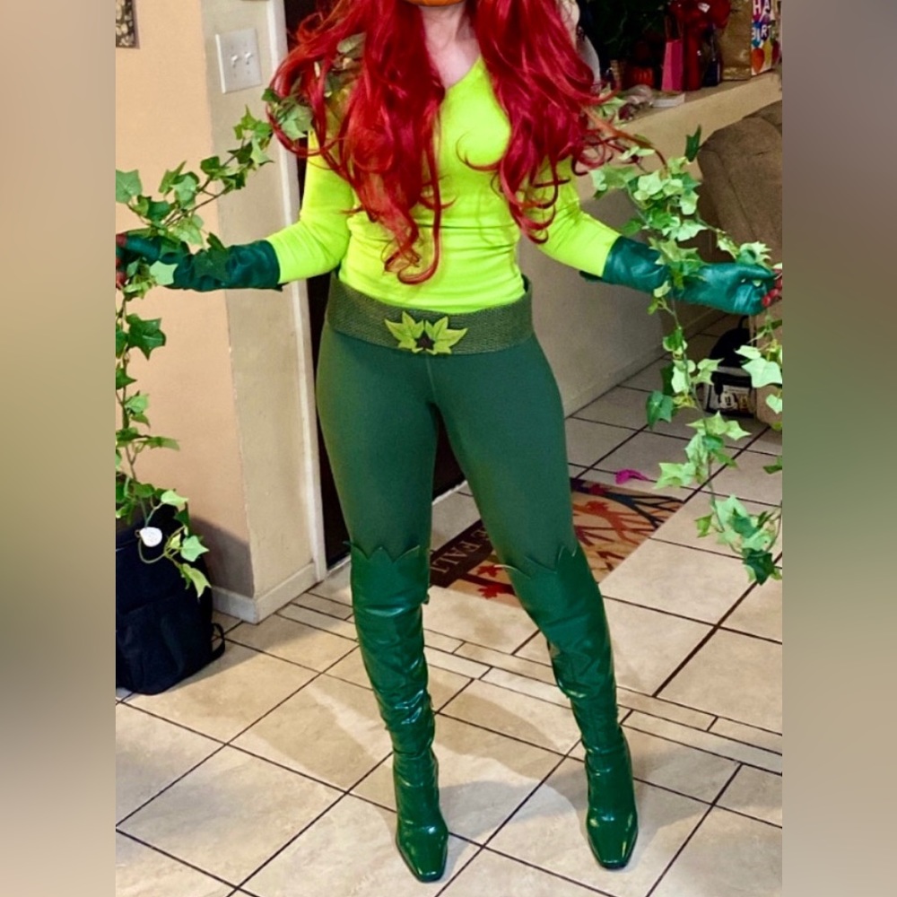 Poison Ivy Costume Size Small